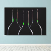 Zwarte wijnflessen verpakt canvas Prints (Insitu (Houten vloer))