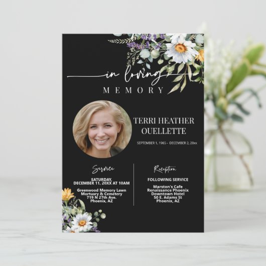 Zwarte wilde bloemen begrafenis herdenkingsdienst  kaart (Staand voorkant)