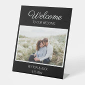 Zwarte Wit Weddenschap Welkomstnamen Foto Datum Reclamebord Met Voetstuk (Voorkant)