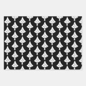 Zwarte witte bomen, sneeuwvlokken en kerstwensen inpakpapier vel (Voorkant)