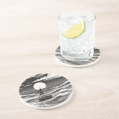 Zwarte Witte Eenzame Boot In Problemen Bij Zee Zandsteen Onderzetter (Zijkant)