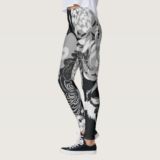  zwarte, witte en grijze bloemen en vogels leggings (Links)