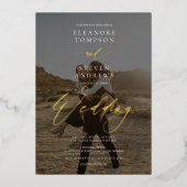 Zwarte witte kalligrafie 2 fotominimalistische bru folie uitnodiging (Voorkant)