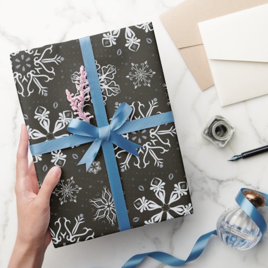 zwarte witte kerstsnowflakes cadeauomslag cadeaupapier (Geschenken)