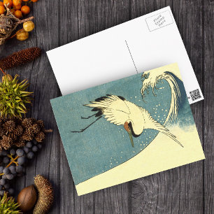 Zwarte witte kraanvogel die over de oceaangolf vli briefkaart