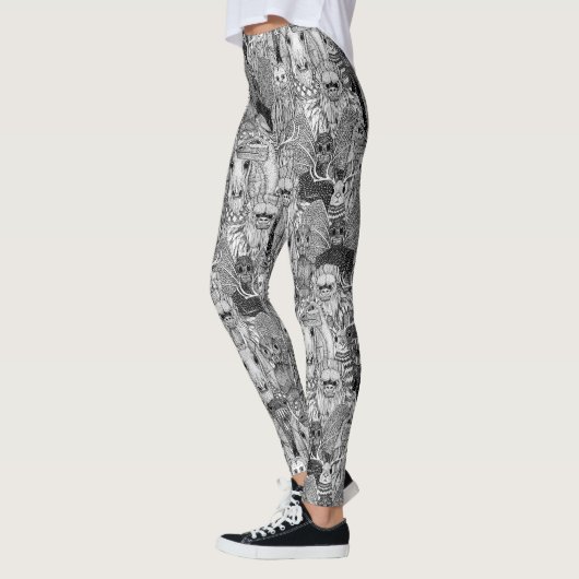 zwarte witte leggings met een cryptid menigte (Links)