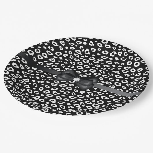 Zwarte witte luipaardprint met boogverjaardag papieren bordje (Gekanteld)