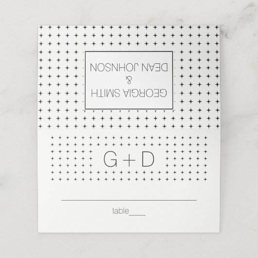 Zwarte witte monogram bruiloft gevouwen escorte plaatskaartje (Buitenkant ongevouwen)