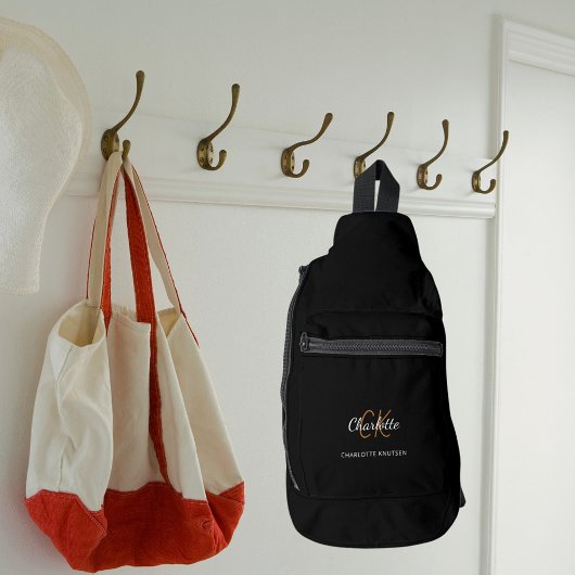 Zwarte witte monogram initialen heten modern sling bag