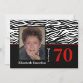 Zwarte witte rode zebra print 70e verjaardag foto kaart (Voorkant)