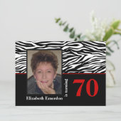 Zwarte witte rode zebra print 70e verjaardag foto kaart (Staand voorkant)