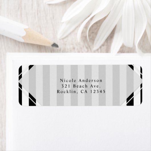 Zwarte & Witte Stripes Modern Striped Invitation Etiket (Insitu)