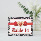 Zwarte witte zebra print, rode trouwtafel nummer briefkaart (Staand voorkant)