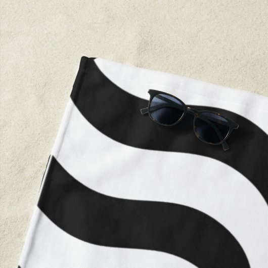 zwarte + witte zebra streep patroon moderne kussen strandlaken (In situ)