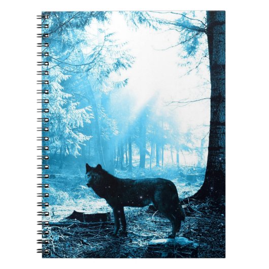 Zwarte Wolf Alone in het bos Notitieboek (Voorkant)