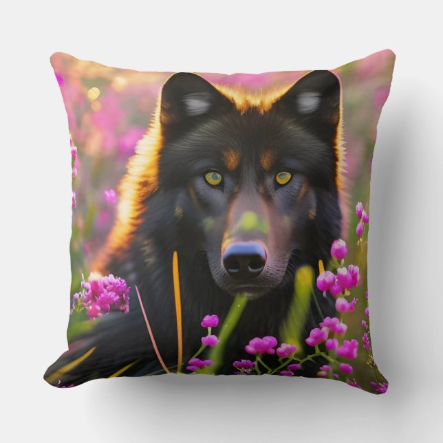Zwarte wolf in roze bloemen kussen (Voorkant)