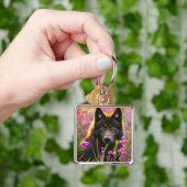 zwarte wolf in roze bloemen sleutelhanger (Hand)