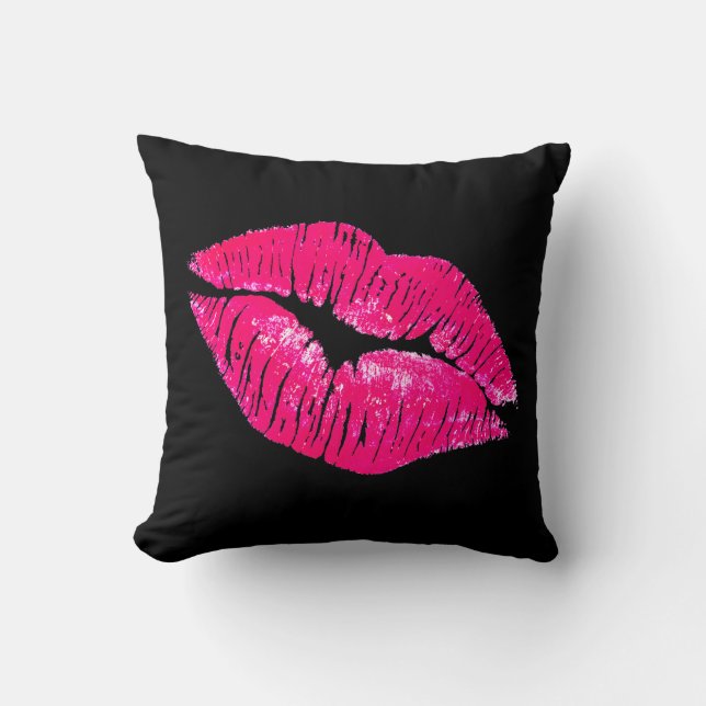 Zwarte Worp Kussen Roze Lippen (Voorkant)