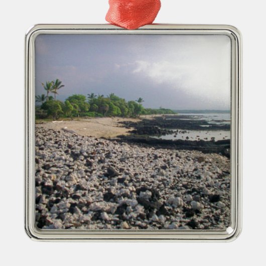Zwarte zandstrand in Hawaii Metalen Ornament (Voorkant)