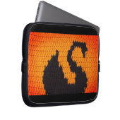 Zwarte Zwaan Artisan Haakprint Electronics Bag Laptop Sleeve (Voorkant Rechts)
