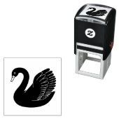 Zwarte zwaan vleugels omhoog  zelfinktende stempel (In situ)