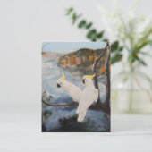 ZwavelCrested Cockatoos in de blauwe bergen' Briefkaart (Staand voorkant)