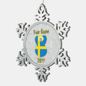 Zweeds Angel Flag Blonde Hair Tin Sneeuwvlok Ornament (Rechts)