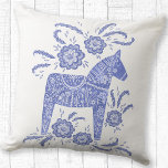 Zweeds Dala Horse Art Periwinkle Blue Kussen<br><div class="desc">Een  indigo blauw en wit Zweeds schilderij Dala Horse.</div>