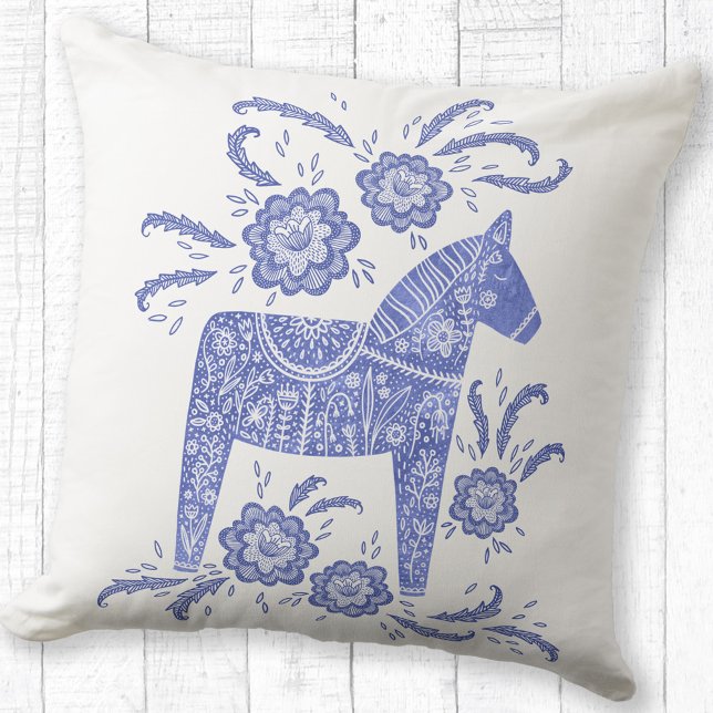 Zweeds Dala Horse Art Periwinkle Blue Kussen (Swedish Dala Horse folk art blue and white throw pillow)