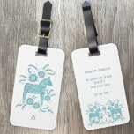 Zweeds Dala Horse Monogram Bagagelabel<br><div class="desc">Een traditioneel Zweeds Dala Horse-ontwerp in blauwgroen groen en wit. Verander de contactgegevens op de achterkant en verander of verwijder de initialen op het monogram aan de voorzijde.</div>