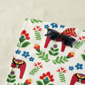 Zweeds Dala Horses Red Beach Towel Strandlaken (In situ)