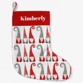 Zweeds Gnomes Red White Pattern gepersonaliseerd Kleine Kerstsok (Voorkant)
