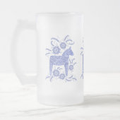 Zweedse Dala Periwinkle Blue en White Matglas Bierpul (Links)