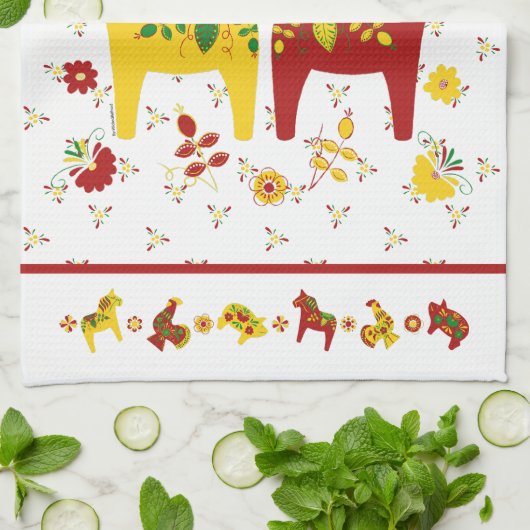 Zweedse Folk Dala Horse l Red en Geel Theedoek (Gevouwen)