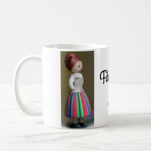 Zweedse folkdräkter Doll op Fika Koffiemok (Links)