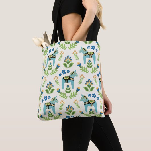 Zweedse paarden Dala Blauwgroen Tote Bag (Dichtbij)