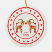 Zweedse rietgeiten 60 jaar samen gedateerd keramisch ornament (Voorkant)