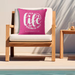 Zwembad Life Hot Pink Buitenkussen<br><div class="desc">Maak een statement voor uw huis of een cadeau als een leuk cadeau,  dit hete roze buitenkussen heeft uw familienaam,  het jaar gevestigd,  en "Pool life cuz stranden zijn zout" in chique belettering. OVEREENKOMENDE items en meer kleuren in ons collectie.</div>