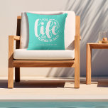 Zwembad Life Turquoise Buitenkussen<br><div class="desc">Maak een statement voor uw huis of een cadeau als een leuk cadeau,  dit turquoise buitenkussen heeft uw familienaam,  het jaar gevestigd en "Pool life cuz stranden zijn zout" in chique letters. Wijzig de kleur met de gereedschappen Zazzle bewerken. OVEREENKOMENDE objecten in ons collectie.</div>
