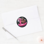 Zwembadfeest Bigfoot Flamingo Ronde Sticker (Envelop)
