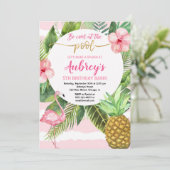 Zwembadfeest verjaardag, tropisch roze en gouden m kaart (Staand voorkant)