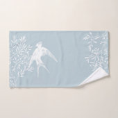 Zwemdvogel die over de olijftak vliegt bad handdoek (Handdoek)