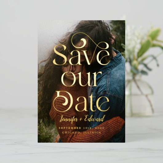 Zwemel sparen de Datum Classy Typografie Folie Uitnodiging (Staand Voorkant)