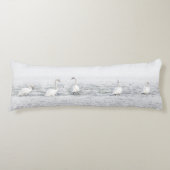 Zwemelen in witte wintersneeuw lichaamskussen (Voorkant)