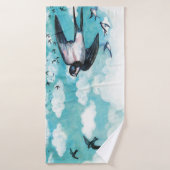 Zwemelen over troebele blauwe hemel badhanddoek (Badhanddoek)