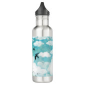 Zwemelen over troebele blauwe hemel waterfles (Links)