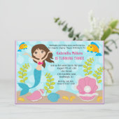 Zwemend meisje uitgenodigd op de verjaardag van he kaart (Staand voorkant)