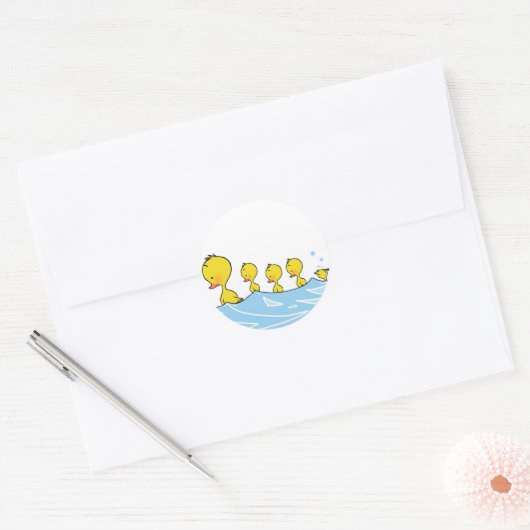 Zwemende eenden ronde sticker (Envelop)