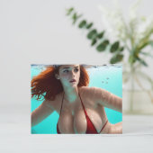 Zwemende Roodzwijn Vrouw in Briefkaart Bikini (Staand voorkant)