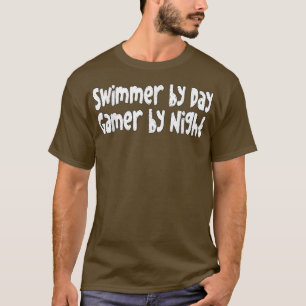 Zwemer tegen dag Gamer tegen nacht zwemmen T-shirt